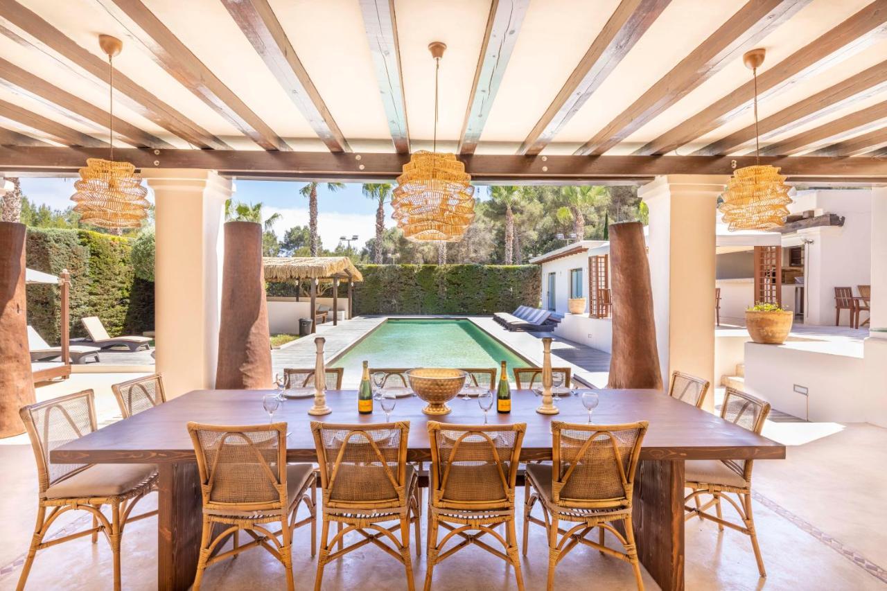 Oasis Villas Complex Cala Llonga  Bagian luar foto