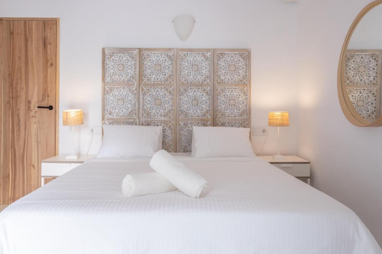 Oasis Villas Complex Cala Llonga  Bagian luar foto