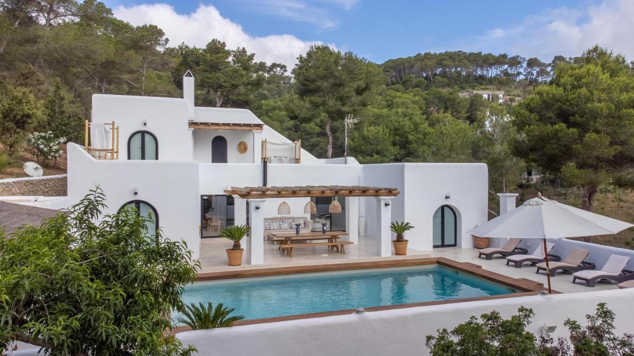 Oasis Villas Complex Cala Llonga  Bagian luar foto