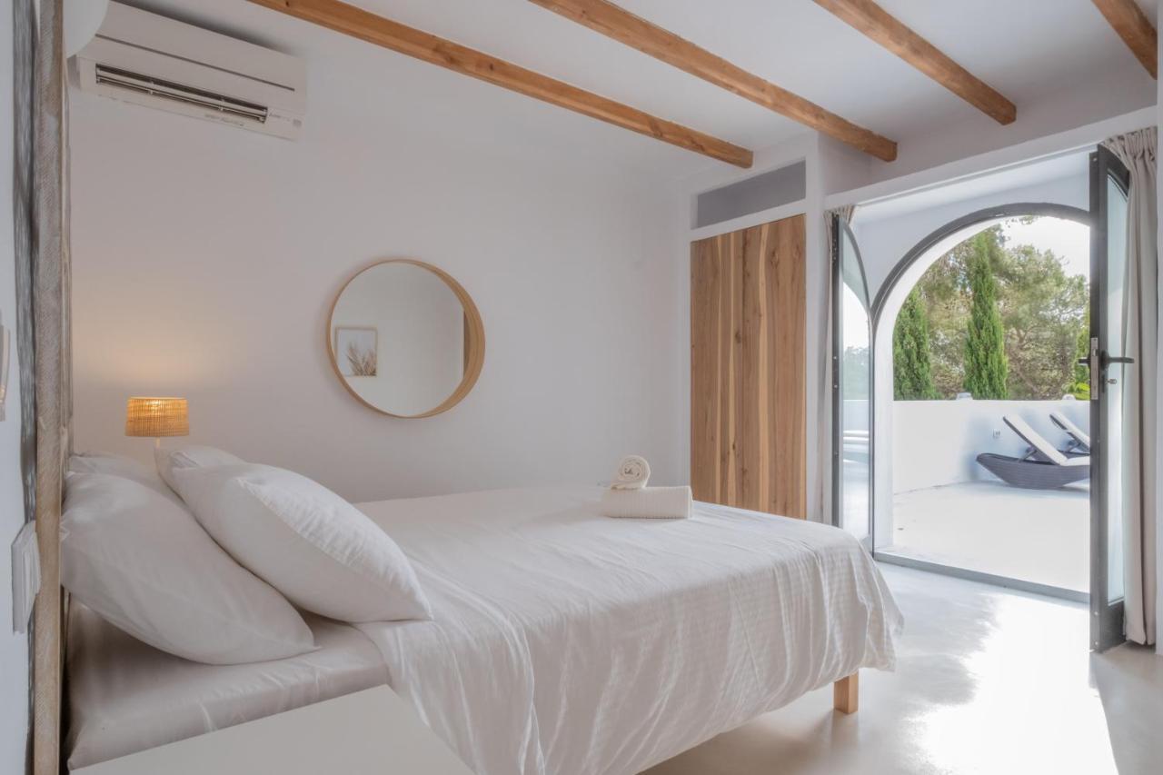 Oasis Villas Complex Cala Llonga  Bagian luar foto